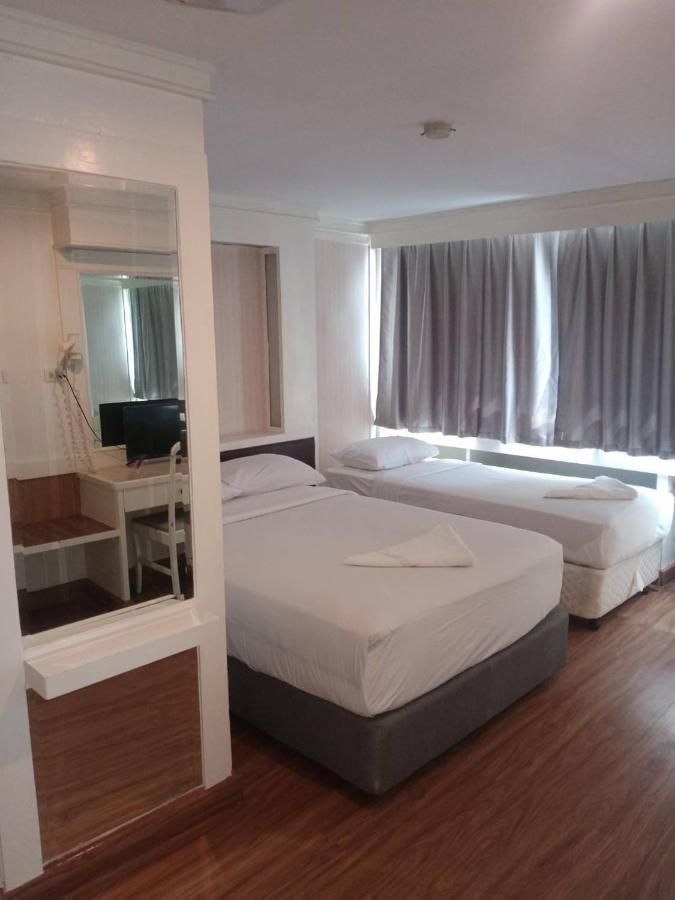 Royal Garden Home Hotel Bangkok Exterior foto